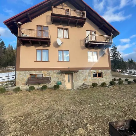 у мироняка коло лісу Homestay *