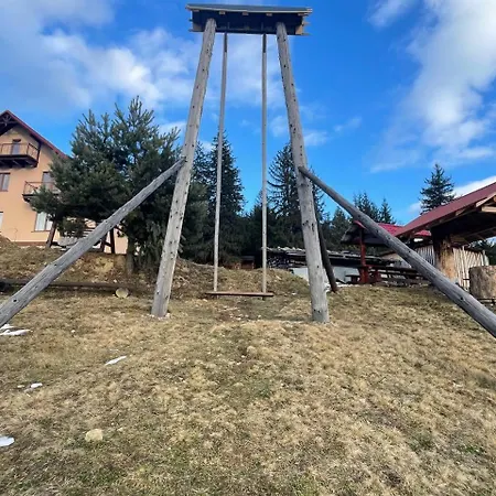 Alloggio in famiglia у мироняка коло лісу *